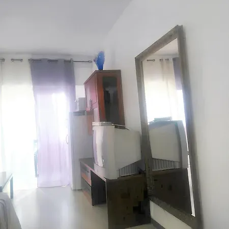 Apartament Cosy In 43 M² With Balcony